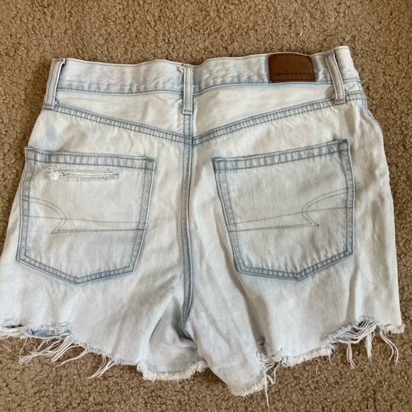 American Eagle Lightwash Size 2 Shorts - Picture 2 of 6